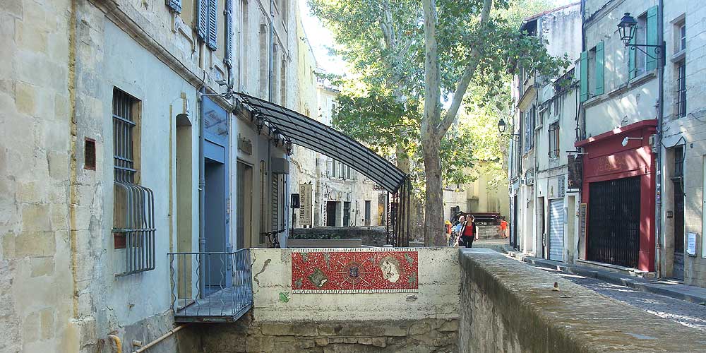 Rue des Teinturiers à Avignon